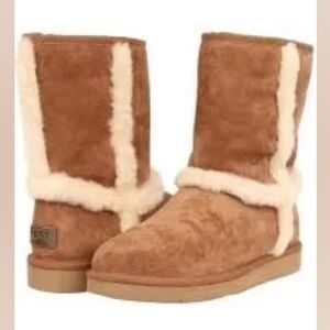 UGG Carter Womens Chestnut Sheepskin Boots Size 5